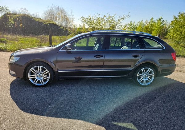 Skoda Superb cena 27900 przebieg: 301871, rok produkcji 2010 z Starogard Gdański małe 466